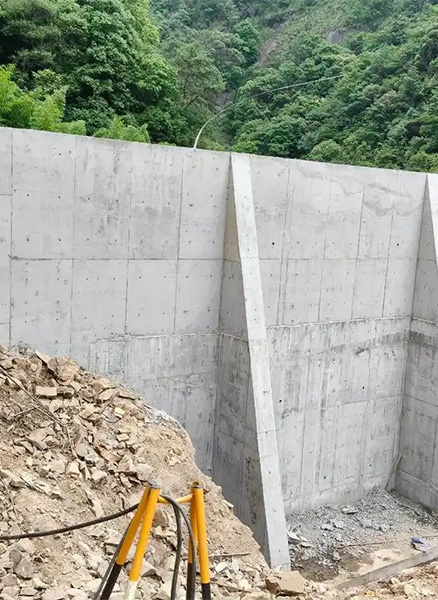 烟台莱阳重力式挡土墙